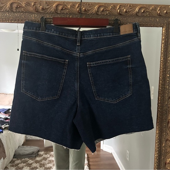 American Eagle Outfitters Women's Relaxed Short Strigid Jean Shorts - Picture 4 of 6